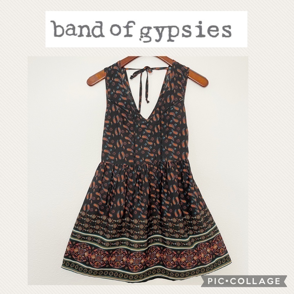 Band of Gypsies paisley v neck boho dress